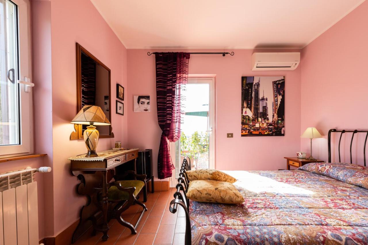 La Tana Delle Stelle B&B Di Charme E Relax Fara in Sabina Екстериор снимка